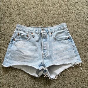 Levi’s 501 Cutoff High Rise Denim Shorts Button Fly High Rise Light Wash Size 28